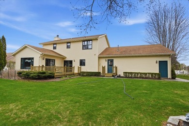 This timeless 2 story colonial is the home you have been - photo 2