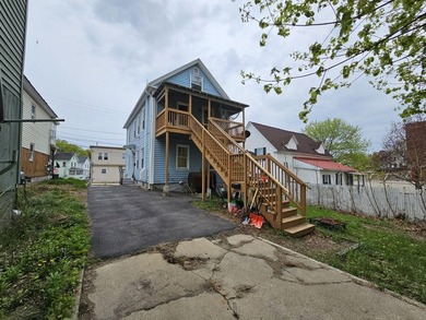 Versatile duplex offering two 1-bedroom units with separate - photo 2