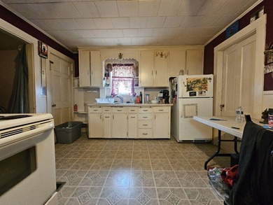 Versatile duplex offering two 1-bedroom units with separate - photo 3