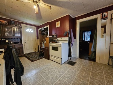 Versatile duplex offering two 1-bedroom units with separate - photo 5