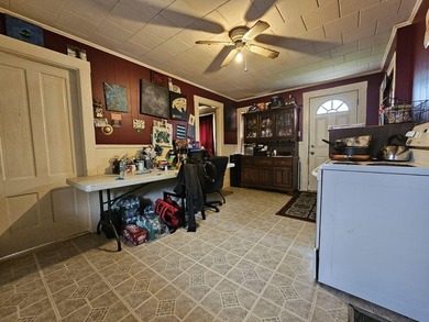 Versatile duplex offering two 1-bedroom units with separate - photo 6