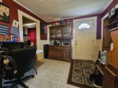 Versatile duplex offering two 1-bedroom units with separate - photo 7