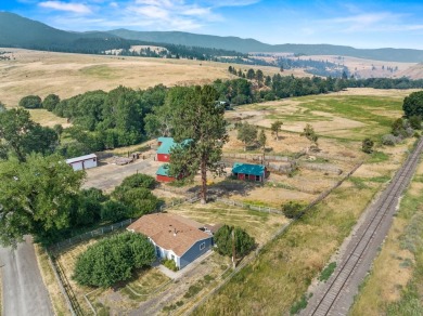 Lake Home For Sale in Enterprise, Oregon