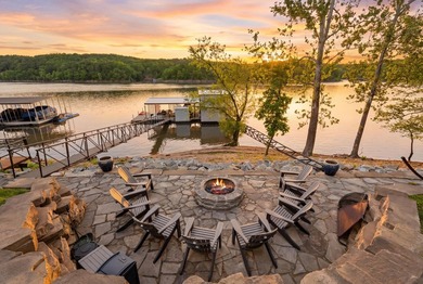 Positioned in Woodard Hollow with an impressive 200 feet of - photo 5