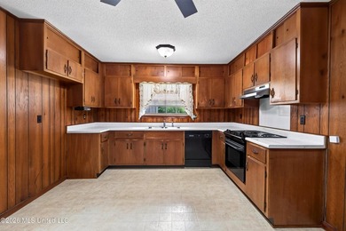 This charming all-brick 4-bedroom, 2-bath home has been lovingly - photo 11