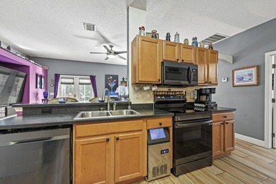 Your Florida Home Awaits! This beautiful concrete block - photo 17