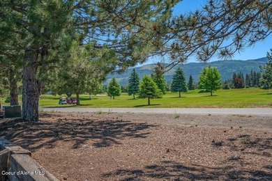 Beautifully updated and fully furnished, large 1 bed, 1 bath - photo 31