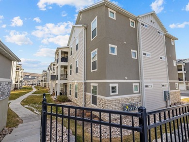 Welcome to the highly sought after Quailhill Community in - photo 32