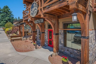 Beautifully updated and fully furnished, large 1 bed, 1 bath - photo 38