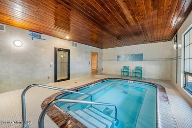 Beautifully updated and fully furnished, large 1 bed, 1 bath - photo 44