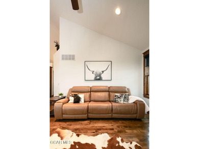 One of Granby Ranch's original custom homes with a rare - photo 4