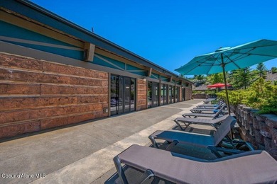 Beautifully updated and fully furnished, large 1 bed, 1 bath - photo 49