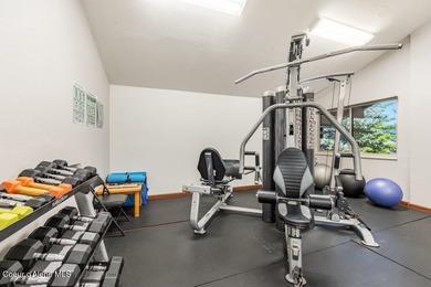 Beautifully updated and fully furnished, large 1 bed, 1 bath - photo 53