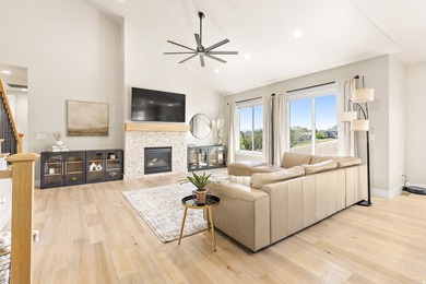 Welcome to this beautiful, fully finished home in the heart of - photo 11