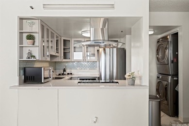 Discover 21D, a Horizon View Tower high-floor gem boasting