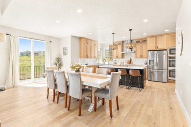 Welcome to this beautiful, fully finished home in the heart of - photo 13