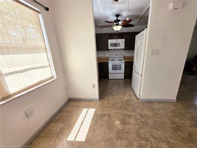 Are you looking for the perfect starter home? Check out this 2/1 - photo 14