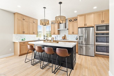 Welcome to this beautiful, fully finished home in the heart of - photo 14