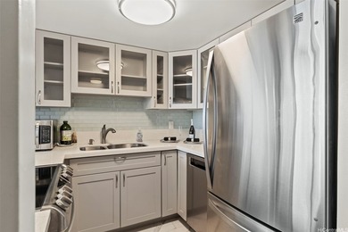 Discover 21D, a Horizon View Tower high-floor gem boasting