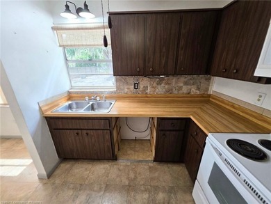 Are you looking for the perfect starter home? Check out this 2/1 - photo 16