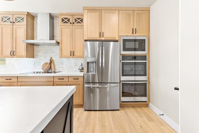 Welcome to this beautiful, fully finished home in the heart of - photo 16