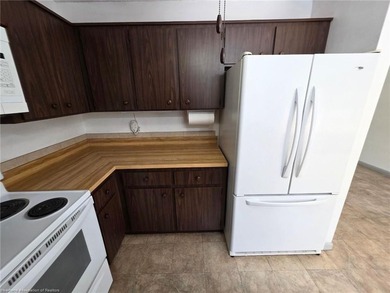 Are you looking for the perfect starter home? Check out this 2/1 - photo 17