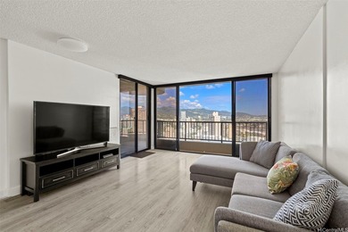 Discover 21D, a Horizon View Tower high-floor gem boasting