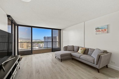 Discover 21D, a Horizon View Tower high-floor gem boasting