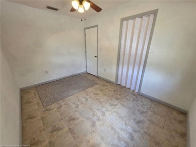 Are you looking for the perfect starter home? Check out this 2/1 - photo 27