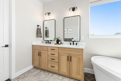 Welcome to this beautiful, fully finished home in the heart of - photo 27