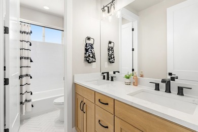 Welcome to this beautiful, fully finished home in the heart of - photo 32