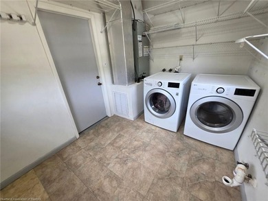 Are you looking for the perfect starter home? Check out this 2/1 - photo 34