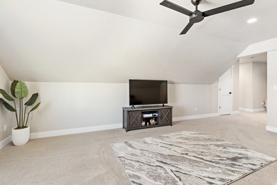 Welcome to this beautiful, fully finished home in the heart of - photo 34