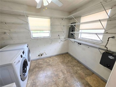 Are you looking for the perfect starter home? Check out this 2/1 - photo 35