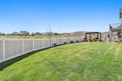 Welcome to this beautiful, fully finished home in the heart of - photo 51