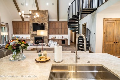 Welcome to an extraordinary residence within the exclusive Snake - photo 5