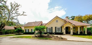 Welcome to refined coastal living on St. Simons Island, where - photo 3
