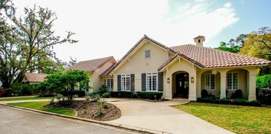 Welcome to refined coastal living on St. Simons Island, where - photo 4