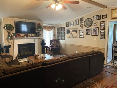 Affordable manufactured ranch in a community setting. Quiet - photo 5