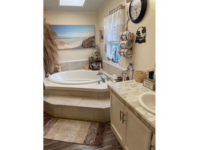 Affordable manufactured ranch in a community setting. Quiet - photo 8