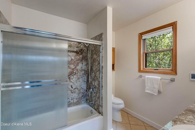 Sparkling Pend Oreille views, privacy and comfort meet with over - photo 15