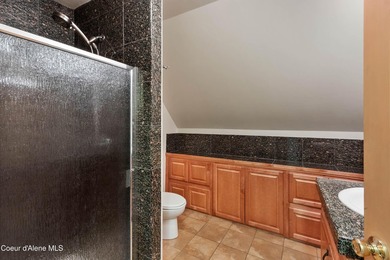 Sparkling Pend Oreille views, privacy and comfort meet with over - photo 48