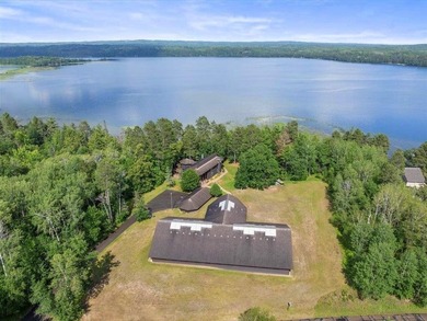 Experience a level of luxury and recreation rarely found in the - photo 3