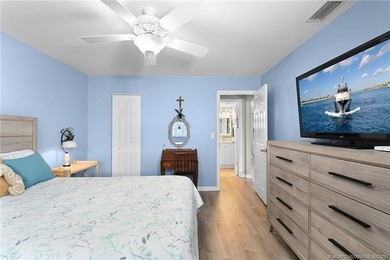 Beautiful, updated FIRST FLOOR, 1 Bed/1 Bath, 699 Sq Ft condo - photo 13