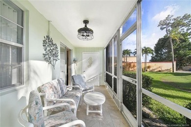 Beautiful, updated FIRST FLOOR, 1 Bed/1 Bath, 699 Sq Ft condo - photo 17