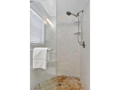 Prime oceanfront 2bath 2bath villa perfectly positioned on the - photo 40
