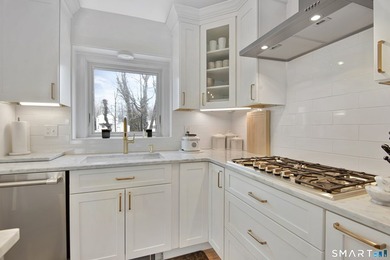 Discover the perfect blend of comfort, style, and convenience in - photo 4