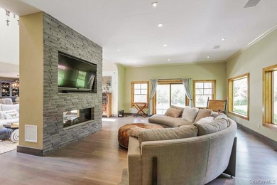 Bridgehampton Gambrel with Private Pickel & Padel Court The - photo 10