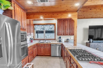 Offered mostly furnished, this 3 bedroom, 3.5 bath allows you to - photo 18