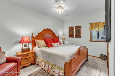 Offered mostly furnished, this 3 bedroom, 3.5 bath allows you to - photo 22